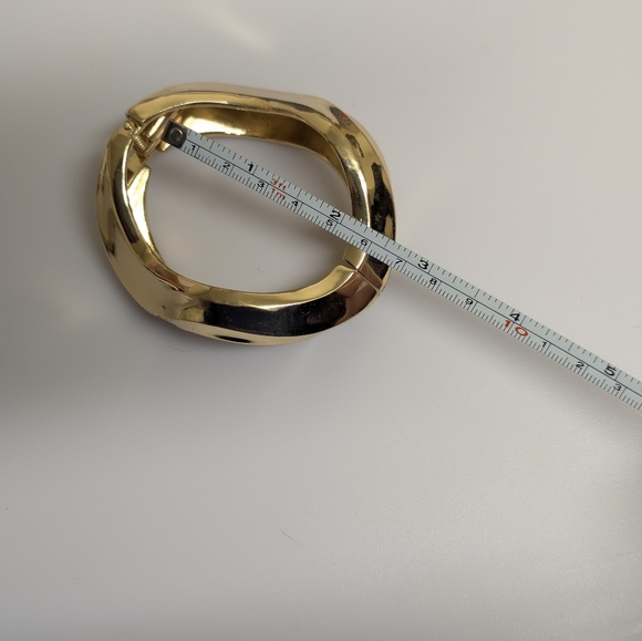 Gold Hinged Wavy Bangle Bracelet - Picture 5 of 7